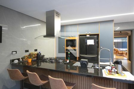 Casa à venda com 320m², 4 quartos e 5 vagas Casa à venda com 320m², 4 quartos e 5 vagasCozinha