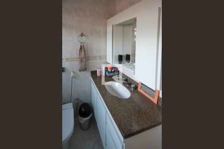 Casa à venda com 320m², 4 quartos e 5 vagas Casa à venda com 320m², 4 quartos e 5 vagasBanheiro da Suíte