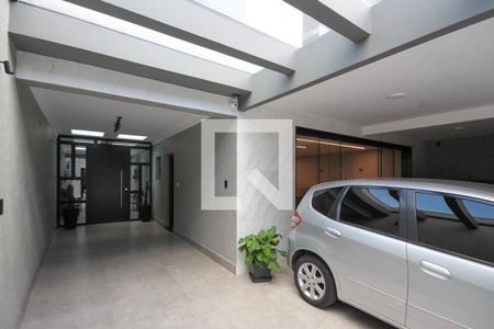 Casa à venda com 320m², 4 quartos e 5 vagas Casa à venda com 320m², 4 quartos e 5 vagasGaragem