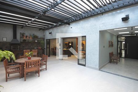 Casa à venda com 320m², 4 quartos e 5 vagas Casa à venda com 320m², 4 quartos e 5 vagasEspaço Gourmet