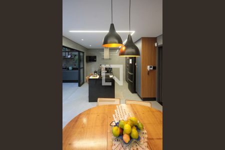 Casa à venda com 320m², 4 quartos e 5 vagas Casa à venda com 320m², 4 quartos e 5 vagasCozinha