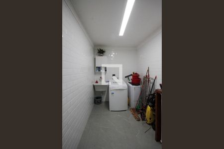 Casa à venda com 320m², 4 quartos e 5 vagas Casa à venda com 320m², 4 quartos e 5 vagasÁrea de Serviço