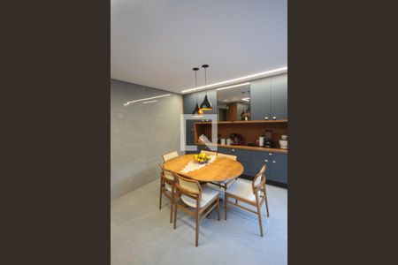 Casa à venda com 320m², 4 quartos e 5 vagas Casa à venda com 320m², 4 quartos e 5 vagasCozinha