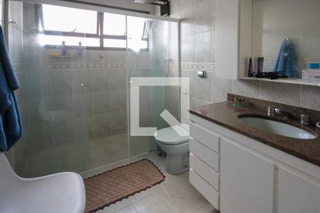 Casa à venda com 320m², 4 quartos e 5 vagas Casa à venda com 320m², 4 quartos e 5 vagasBanheiro