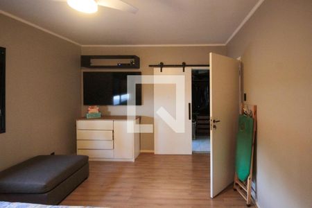 Casa à venda com 320m², 4 quartos e 5 vagas Casa à venda com 320m², 4 quartos e 5 vagasSuíte