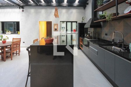 Casa à venda com 320m², 4 quartos e 5 vagas Casa à venda com 320m², 4 quartos e 5 vagasEspaço Gourmet