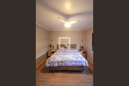 Casa à venda com 320m², 4 quartos e 5 vagas Casa à venda com 320m², 4 quartos e 5 vagasSuíte