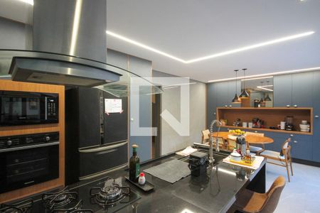 Casa à venda com 320m², 4 quartos e 5 vagas Casa à venda com 320m², 4 quartos e 5 vagasCozinha