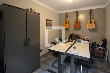 Casa à venda com 320m², 4 quartos e 5 vagas Casa à venda com 320m², 4 quartos e 5 vagasEscritório