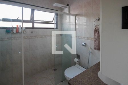 Casa à venda com 320m², 4 quartos e 5 vagas Casa à venda com 320m², 4 quartos e 5 vagasBanheiro da Suíte