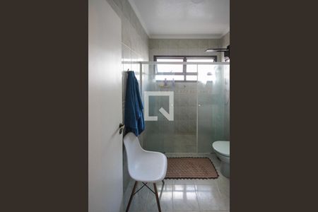 Casa à venda com 320m², 4 quartos e 5 vagas Casa à venda com 320m², 4 quartos e 5 vagasBanheiro