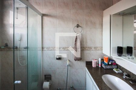 Casa à venda com 320m², 4 quartos e 5 vagas Casa à venda com 320m², 4 quartos e 5 vagasBanheiro da Suíte