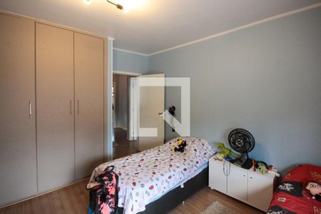 Casa à venda com 320m², 4 quartos e 5 vagas Casa à venda com 320m², 4 quartos e 5 vagasQuarto