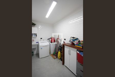 Casa à venda com 320m², 4 quartos e 5 vagas Casa à venda com 320m², 4 quartos e 5 vagasÁrea de Serviço