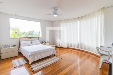 Casa à venda com 700m², 6 quartos e 3 vagasSuíte Master