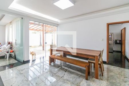 Casa à venda com 700m², 6 quartos e 3 vagasSala de Jantar