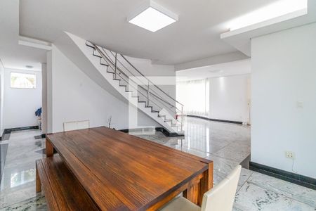 Casa à venda com 700m², 6 quartos e 3 vagasSala de Jantar