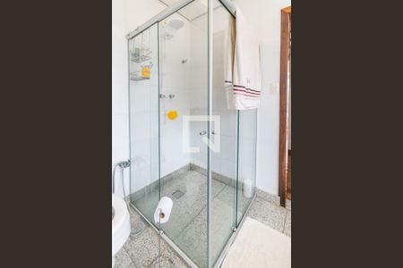 Casa à venda com 700m², 6 quartos e 3 vagasBanheiro da Suíte Master