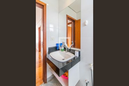 Casa à venda com 700m², 6 quartos e 3 vagasBanheiro Social