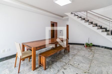 Casa à venda com 700m², 6 quartos e 3 vagasSala de Jantar