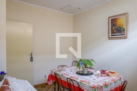 Casa à venda com 300m², 3 quartos e 4 vagas Casa à venda com 300m², 3 quartos e 4 vagasCopa