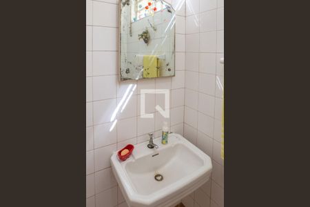 Casa à venda com 300m², 3 quartos e 4 vagas Casa à venda com 300m², 3 quartos e 4 vagasBanheiro Escritório