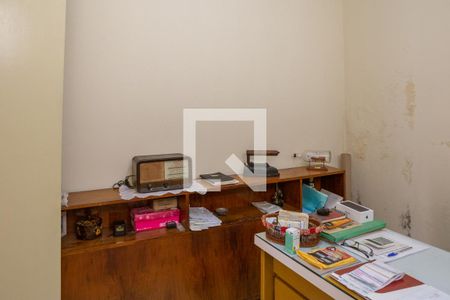 Casa à venda com 300m², 3 quartos e 4 vagas Casa à venda com 300m², 3 quartos e 4 vagasEscritório