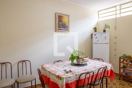 Casa à venda com 300m², 3 quartos e 4 vagas Casa à venda com 300m², 3 quartos e 4 vagasCopa