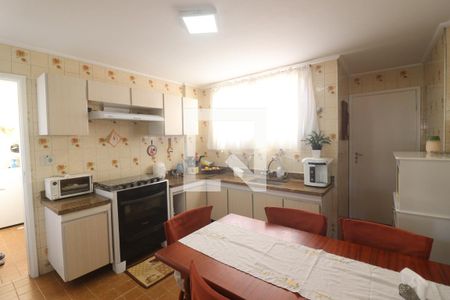 Apartamento à venda com 120m², 2 quartos e 2 vagasCozinha 