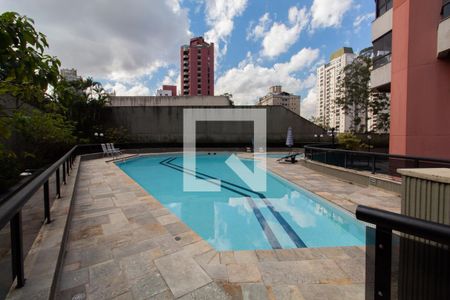 Apartamento para alugar com 241m², 5 quartos e 4 vagas Apartamento para alugar com 241m², 5 quartos e 4 vagasÁrea comum - Piscina