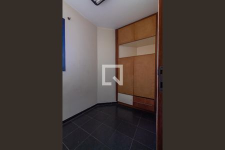 Apartamento para alugar com 241m², 5 quartos e 4 vagas Apartamento para alugar com 241m², 5 quartos e 4 vagasQuarto de Serviço