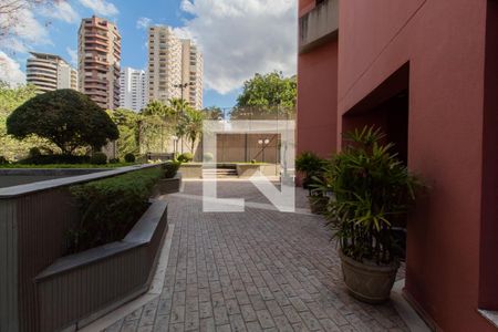 Apartamento para alugar com 241m², 5 quartos e 4 vagas Apartamento para alugar com 241m², 5 quartos e 4 vagasÁrea comum