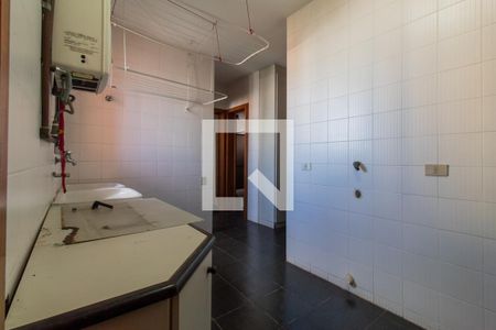 Apartamento para alugar com 241m², 5 quartos e 4 vagas Apartamento para alugar com 241m², 5 quartos e 4 vagasÁrea de Serviço