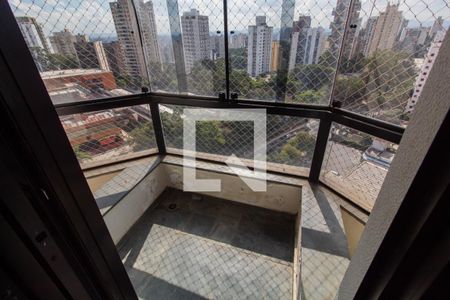 Apartamento para alugar com 241m², 5 quartos e 4 vagas Apartamento para alugar com 241m², 5 quartos e 4 vagasVaranda da Suíte 2