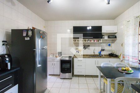 Casa de condomínio à venda com 168m², 4 quartos e 1 vagaCozinha