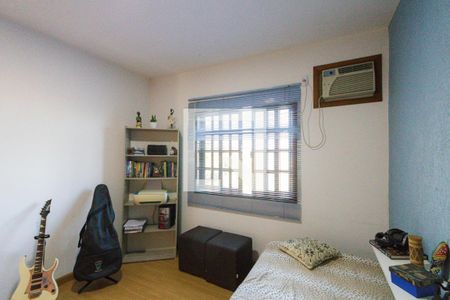 Casa de condomínio à venda com 168m², 4 quartos e 1 vagaQuarto 3