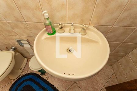 Casa à venda com 220m², 3 quartos e 2 vagasBanheiro 