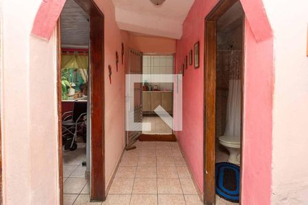 Casa à venda com 220m², 3 quartos e 2 vagasCorredor 