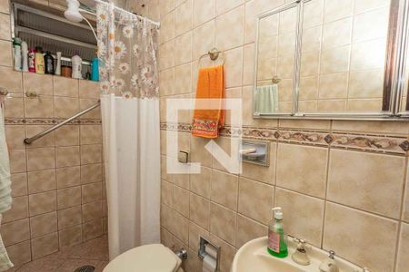 Casa à venda com 220m², 3 quartos e 2 vagasBanheiro 