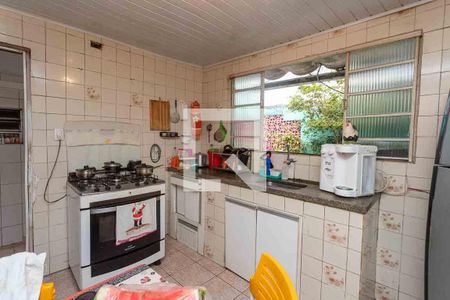 Casa à venda com 220m², 3 quartos e 2 vagasCozinha 