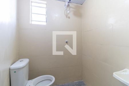 Banheiro de kitnet/studio para alugar com 1 quarto, 40m² em Vila Firmiano Pinto, São Paulo