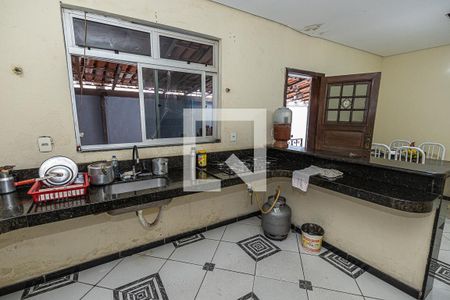 Casa à venda com 230m², 3 quartos e 15 vagasCozinha