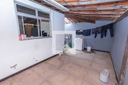 Casa à venda com 230m², 3 quartos e 15 vagasÁrea de serviço