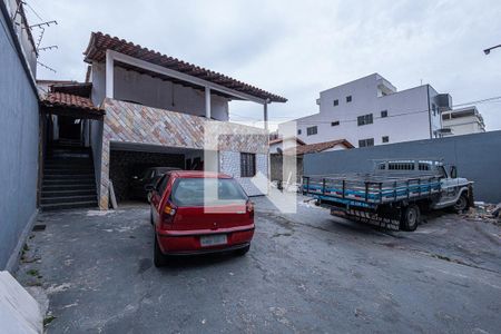 Casa à venda com 230m², 3 quartos e 15 vagasQuintal / Vagas de garagem