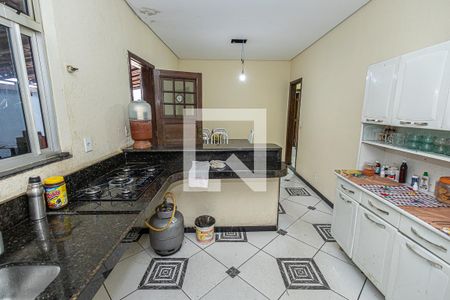Casa à venda com 230m², 3 quartos e 15 vagasCozinha