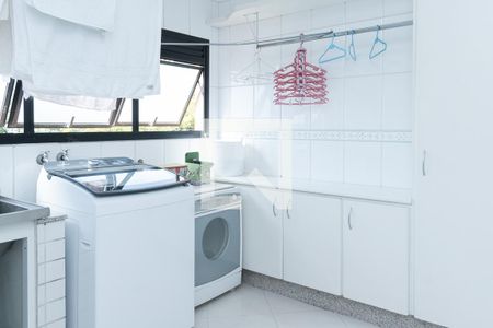 Apartamento à venda com 302m², 3 quartos e 4 vagasLavanderia