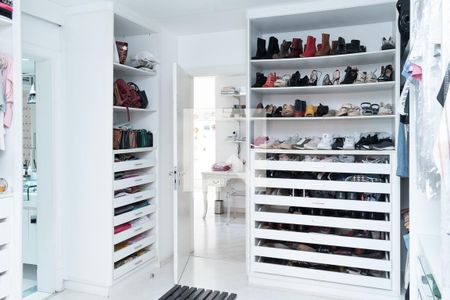 Apartamento à venda com 302m², 3 quartos e 4 vagasCloset da suíte