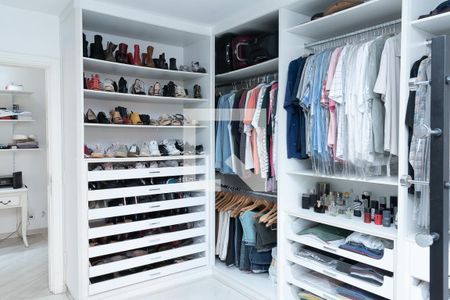 Apartamento à venda com 302m², 3 quartos e 4 vagasCloset da suíte