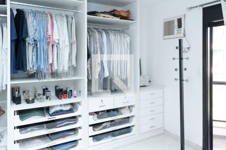 Apartamento à venda com 302m², 3 quartos e 4 vagasCloset da suíte