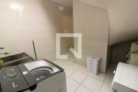 Casa à venda com 323m², 4 quartos e 3 vagas Casa à venda com 323m², 4 quartos e 3 vagasLavanderia